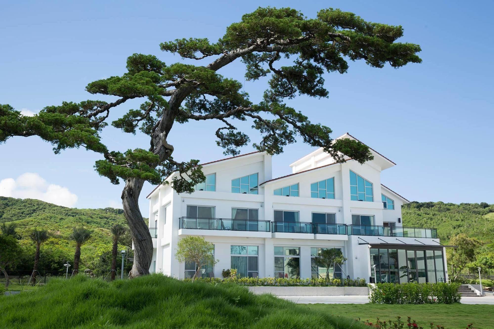 墾丁椰林 海灘文旅 Hotel Cape Eluanbi Exterior foto